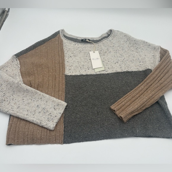 Miss Me Oversized Colorblock Knit Sweater Small NWT Neutral ExposedSeam Pullover - Picture 8 of 9